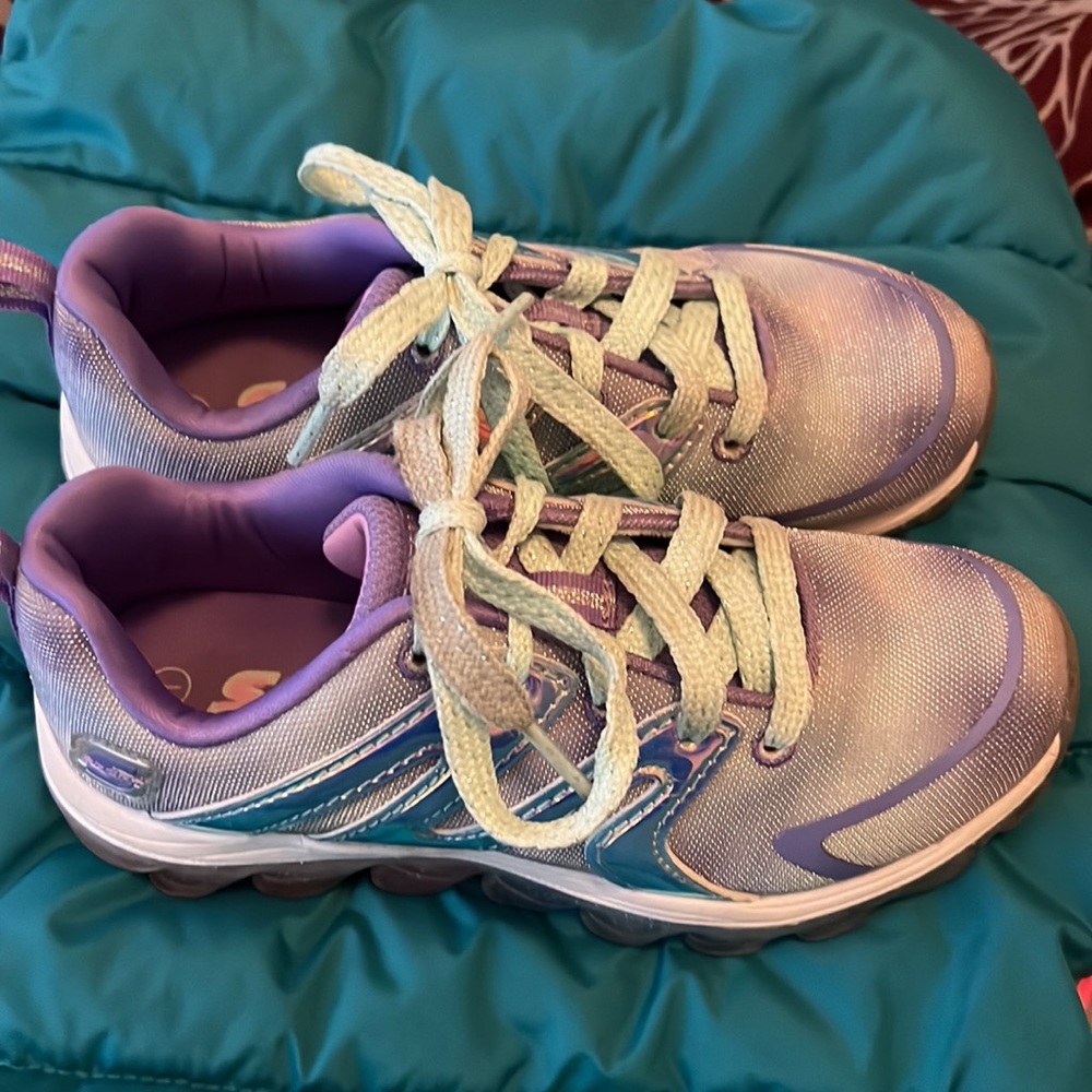 Sketchers sport girls tennis shoes - Picture 4 of 8